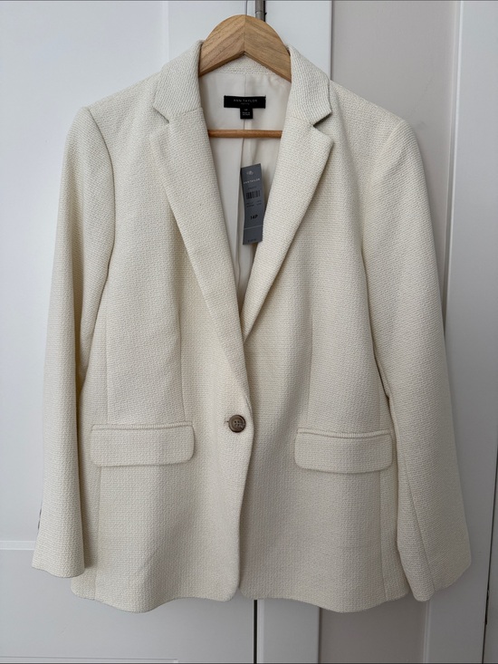 Ann Taylor Jackets & Blazers - Ann Taylor Ivory Single-Button Textured Blazer